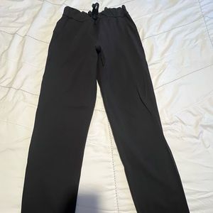 Lululemon On the Fly Pant Size 6 Black